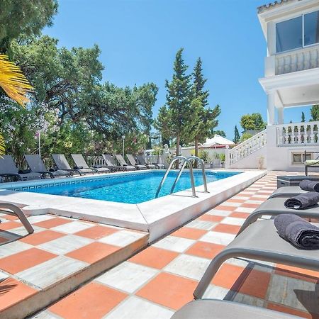 Villa Domus Vesta Marbella Bagian luar foto