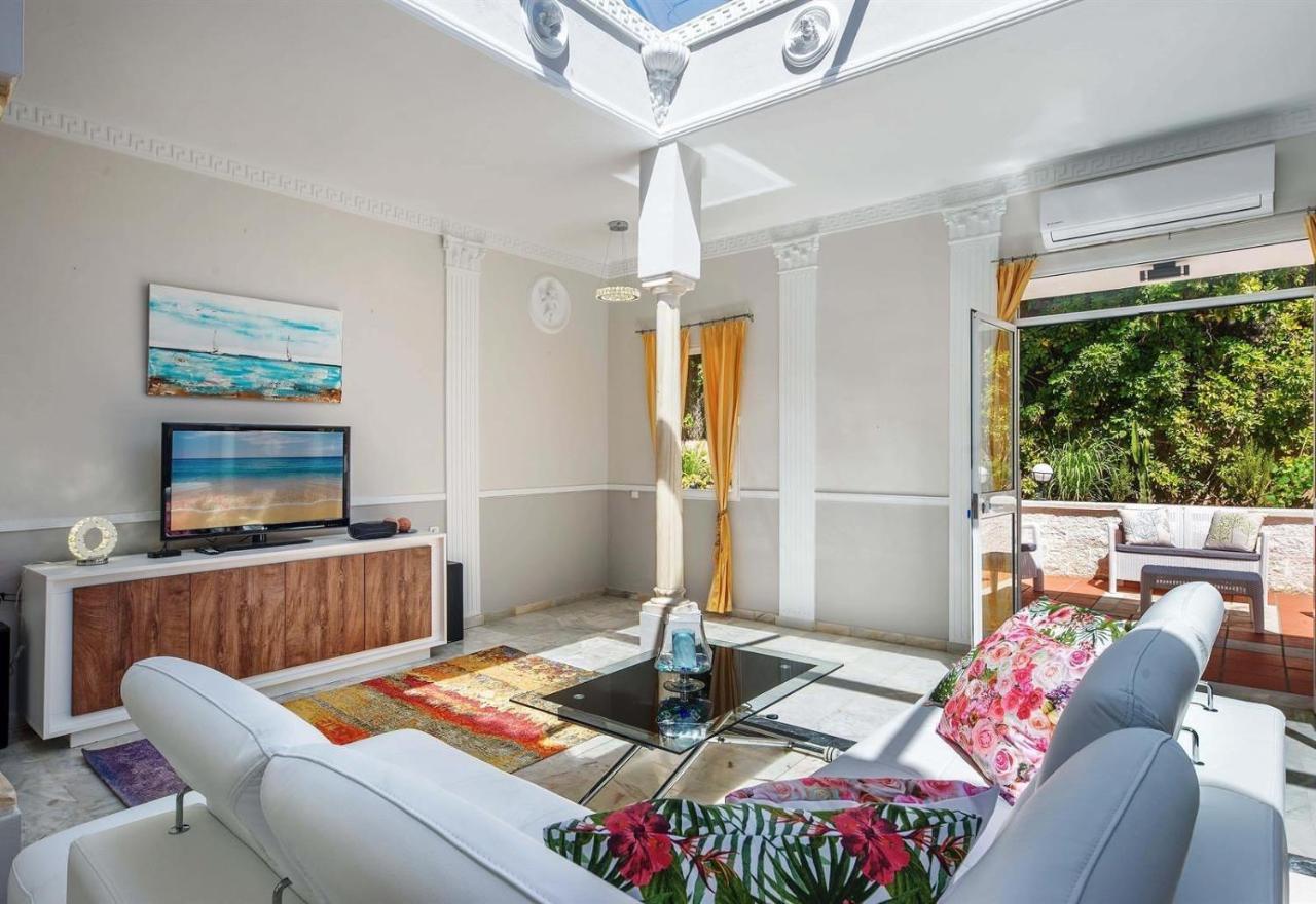 Villa Domus Vesta Marbella Bagian luar foto
