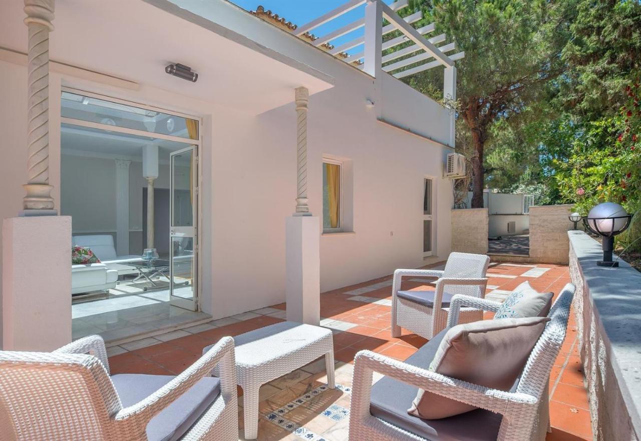 Villa Domus Vesta Marbella Bagian luar foto