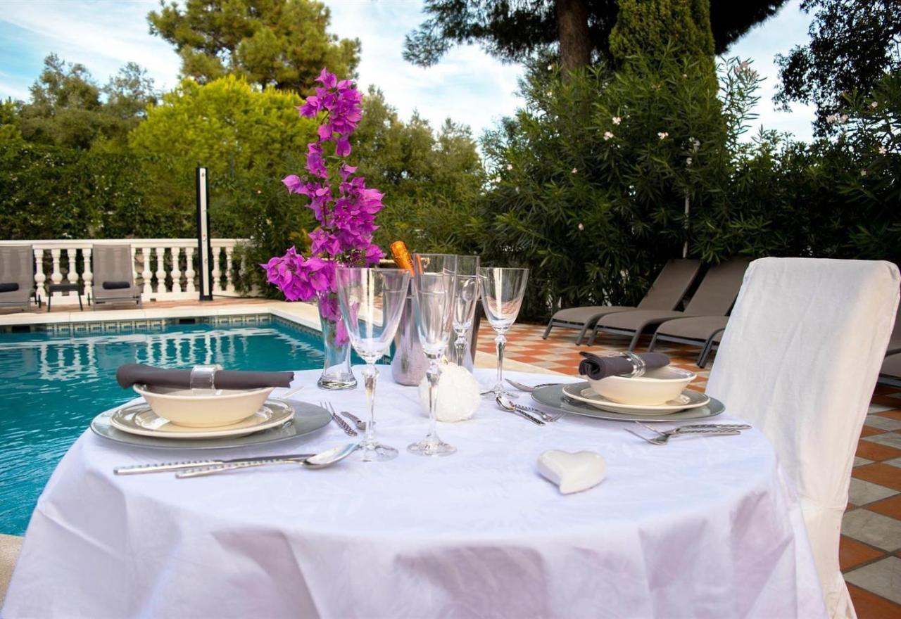 Villa Domus Vesta Marbella Bagian luar foto
