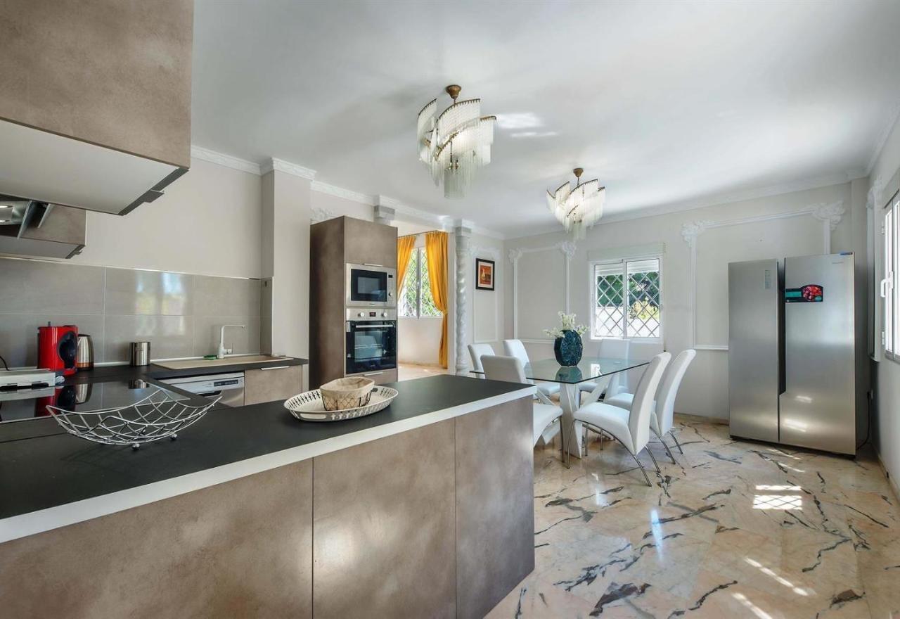 Villa Domus Vesta Marbella Bagian luar foto