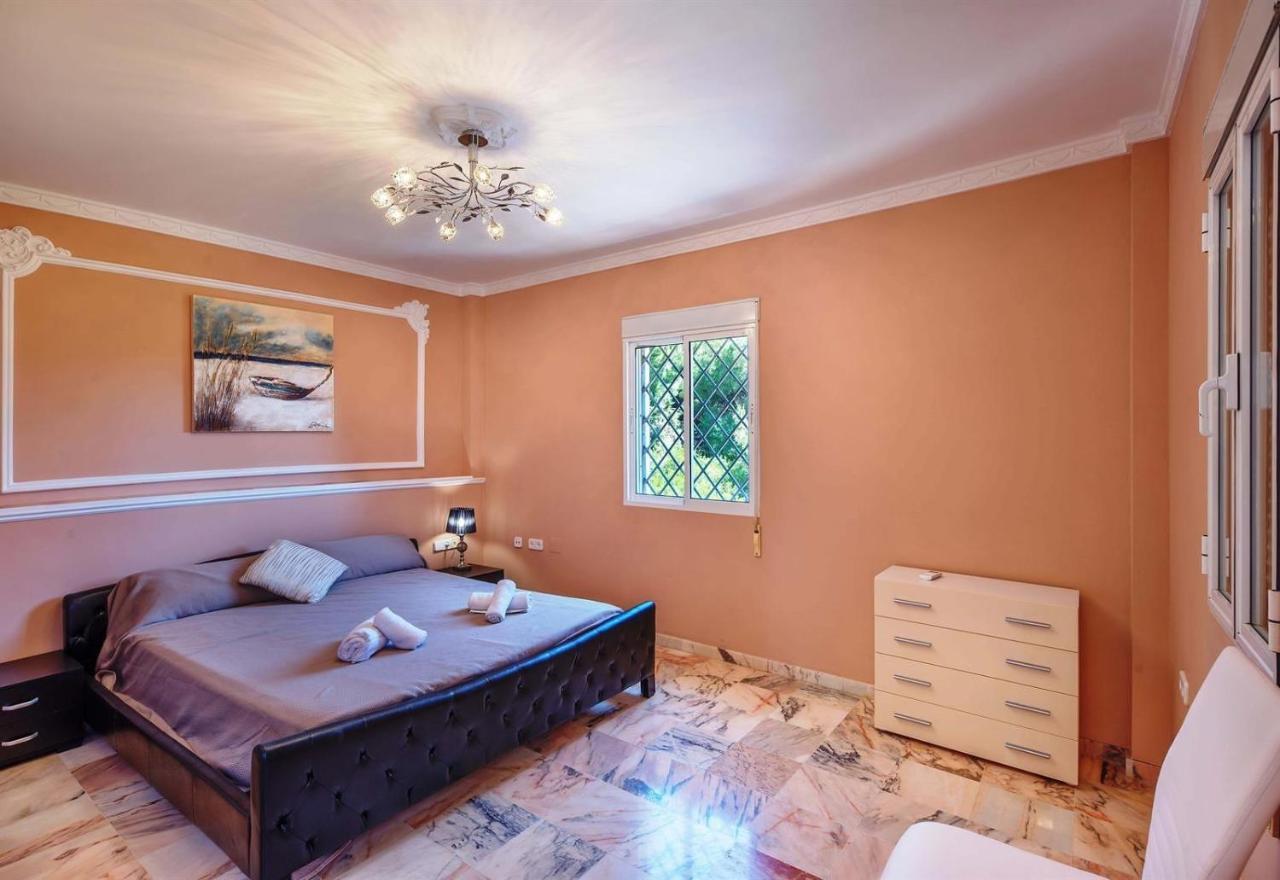Villa Domus Vesta Marbella Bagian luar foto