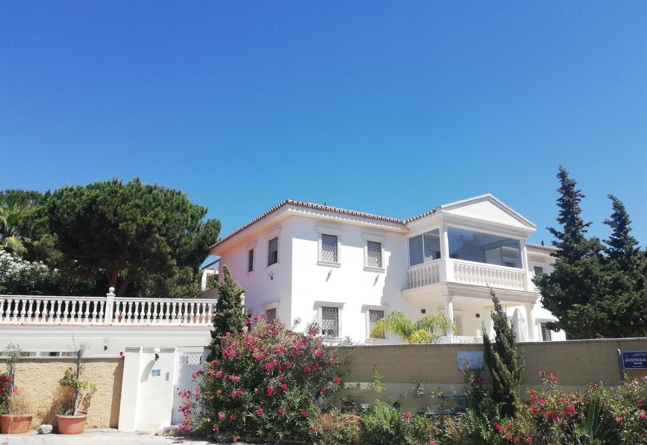 Villa Domus Vesta Marbella Bagian luar foto